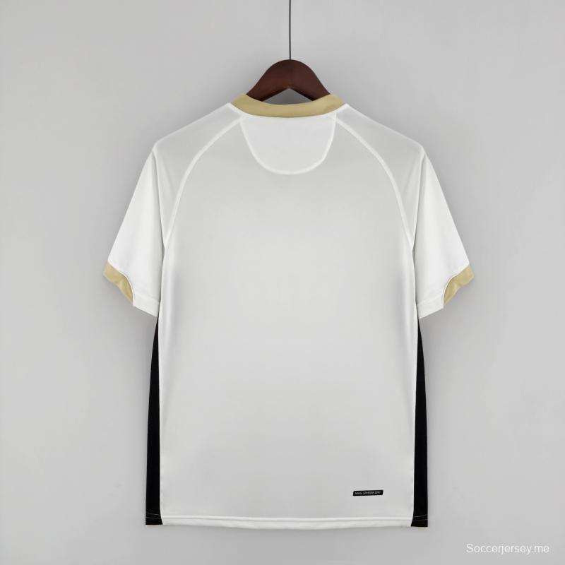 قميص مانشستر يونايتد القديم 06/07 خارج الديار لمانشستر يونايتد
