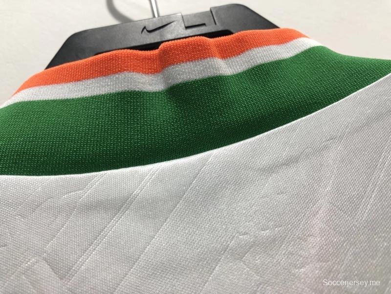 قميص كرة قدم ريترو 1994 أيرلندا ذهاباً وإياباً أبيض مع أوبل سبونسبور
