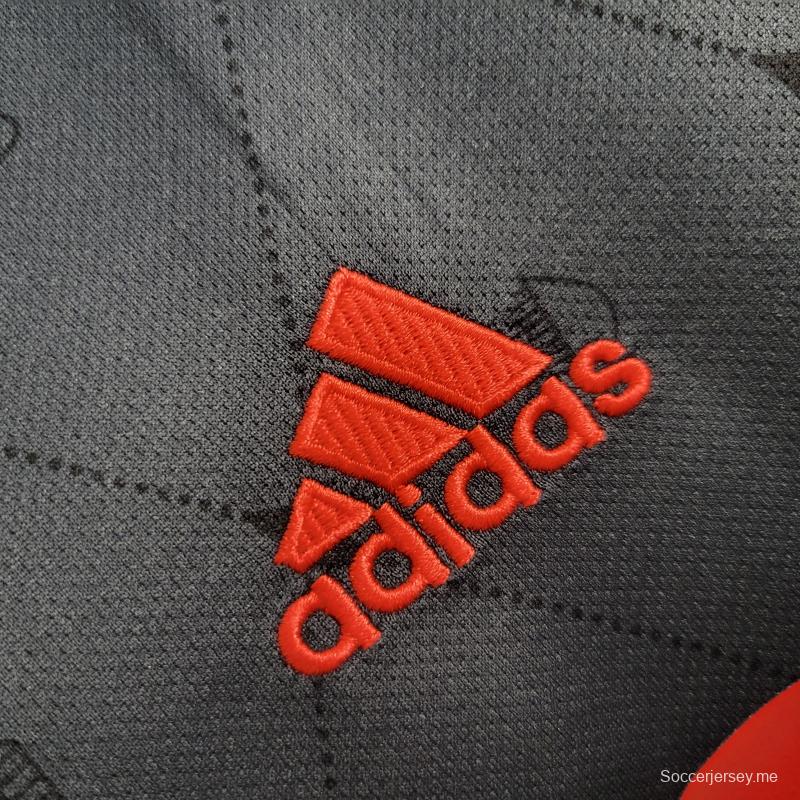 22/23 قميص فريق بايرن ميونيخ الثالث لكرة القدم
