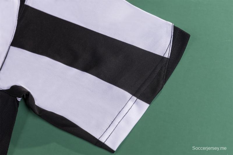 قميص كرة القدم الأساسي ليوفنتوس 05/06 ريترو 05/06
