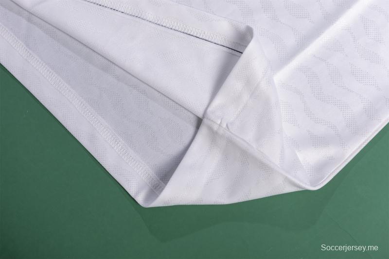 قميص كرة القدم RETRO 94/95 لإنتر ميلان خارج ملعبه
