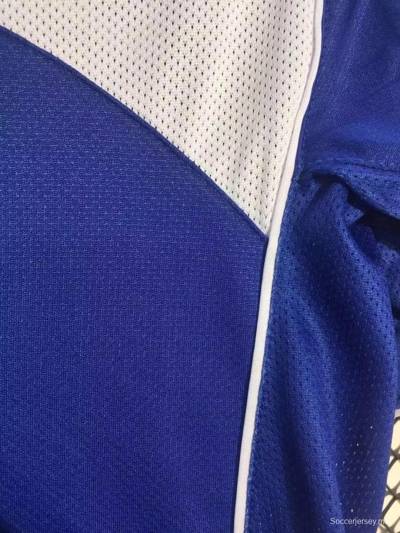 قميص أزرق عتيق من البرازيل 2004 ذهاباً وإياباً
