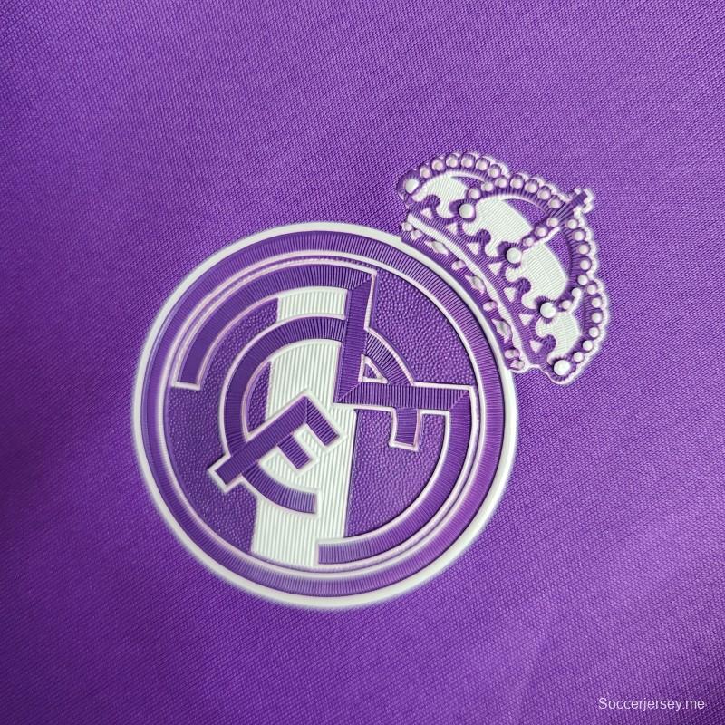 قميص ريترو ريال مدريد 17/18 ذهاباً وإياباً بنفسجي عتيق

