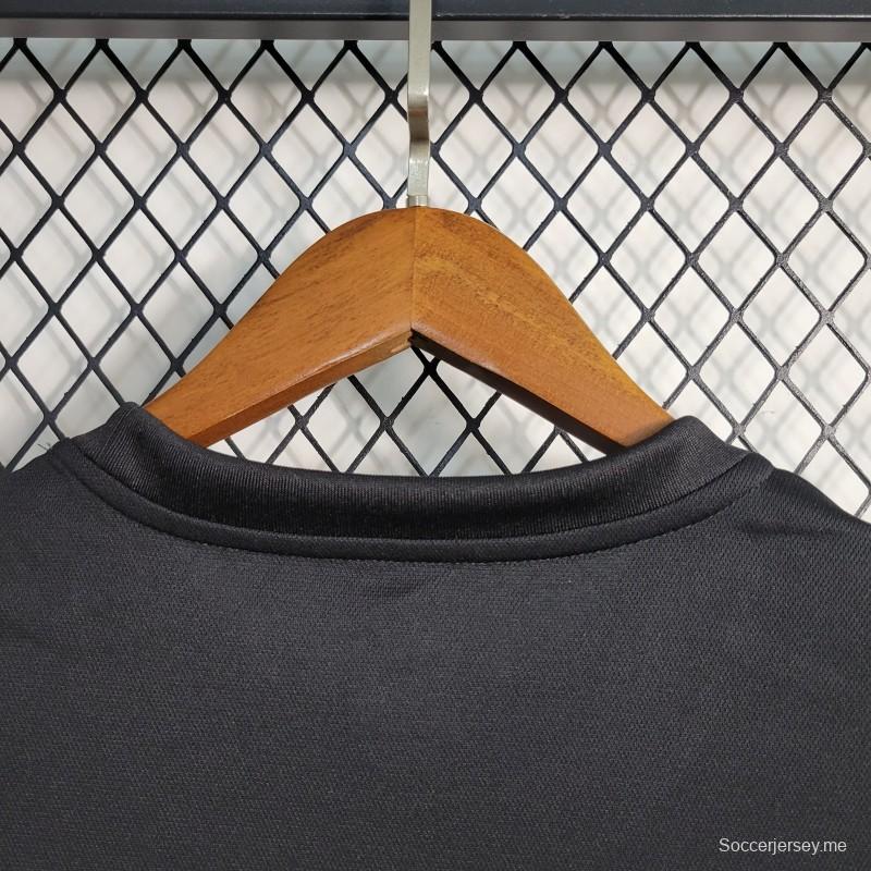 قميص ريترو بأكمام طويلة 17-18 ريال مدريد ذهاباً وإياباً أسود اللون
