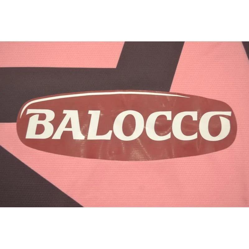 قميص ريترو 11/12 يوفنتوس ذهاباً وإياباً وردي اللون مع رقعة الدوري الإيطالي
