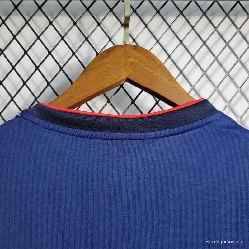 قميص المنتخب الياباني القديم الذي ارتدته اليابان على أرضها في كأس العالم 2018
