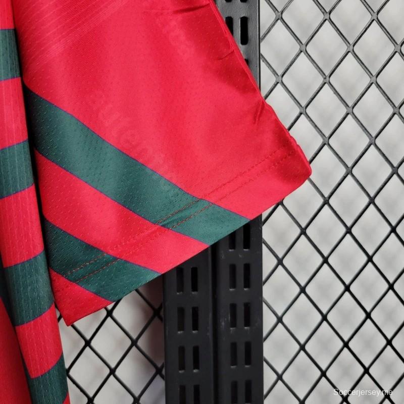 قميص أحمر قديم لحارس مرمى منتخب المكسيك في كأس العالم 1998
