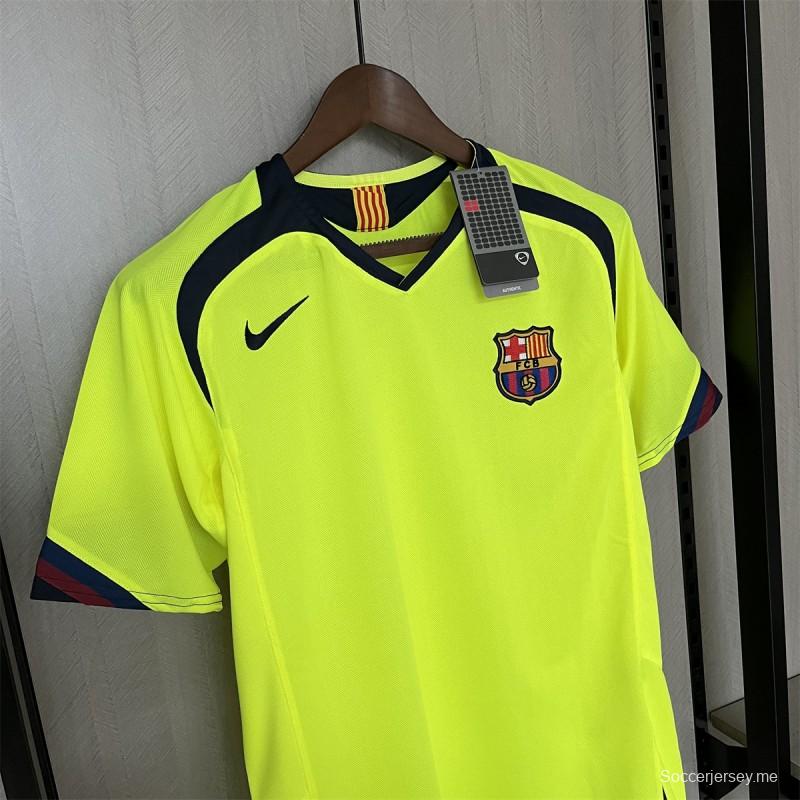 قميص برشلونة الرجعية 2005/2006 ذهاباً وإياباً