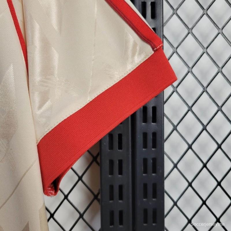 24/25 بايرن ميونيخ 24/25 بايرن ميونيخ