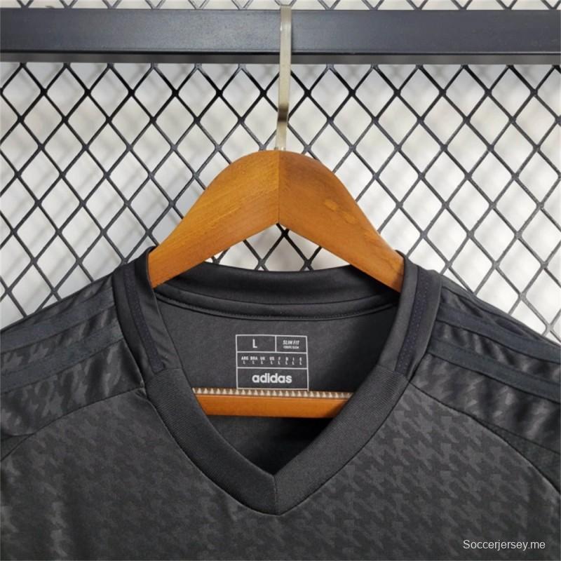 24/25 قميص ريال مدريد 24/25 إصدار خاص أسود اللون أسود اللون