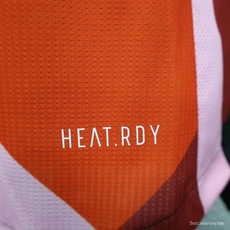 25/26 قميص بنقشة شبكة تدريب بايرن ميونيخ بنسخة اللاعب 25/26