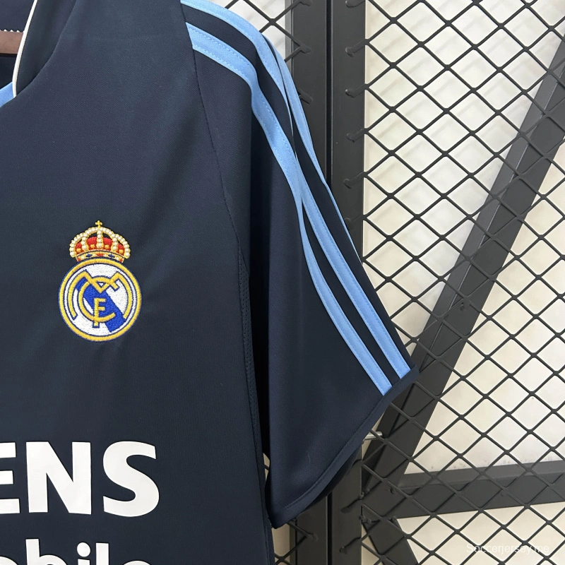 03/04 قميص ريترو ريال مدريد ريترو خارج الديار 03/04
