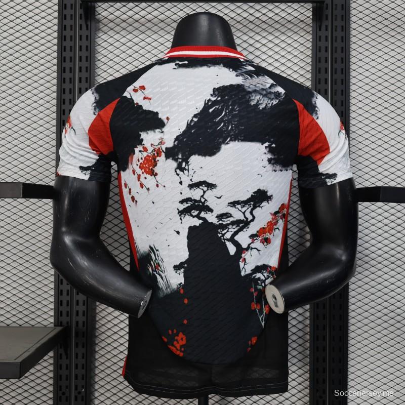 نسخة اللاعب 25/26 من قميص ريال مدريد بنمط الرسم بالحبر الصيني بنسخة محدودة مع راعي طيران الإمارات