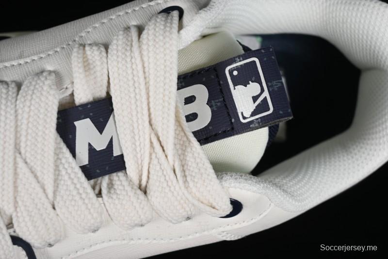 MLB Chunky Liner Basic New York Yankees Thick Sole Casual Sneakers with 6cm Height Increase - 3ASXCBO3N07NYD