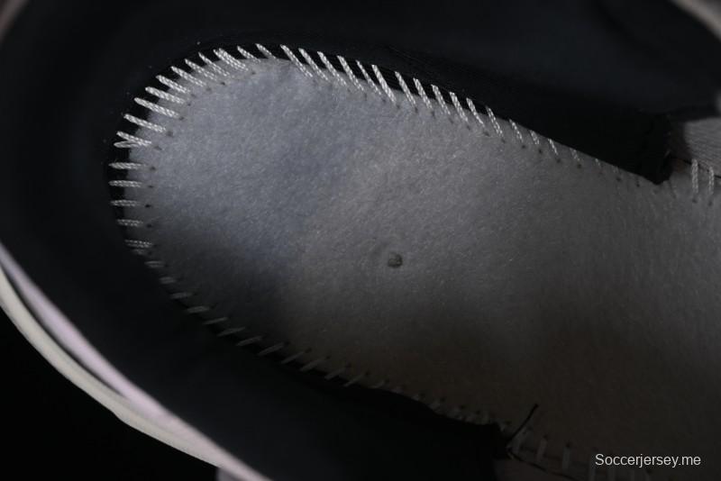 Nike Runtekk Run V2K Low-Top Retro Running Shoes with Cushlon Midsole and Anti-Slip Design - FN6703-001