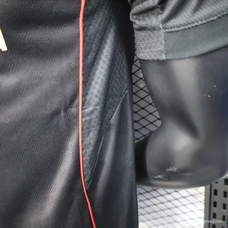 نسخة اللاعب 25/26 قميص ليفربول الثالث أسود اللون أسود اللون 25/26