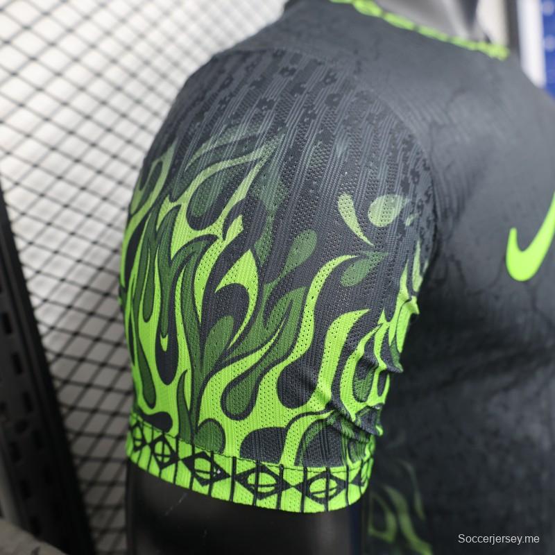 إصدار اللاعب 2025 البرازيل 2025 قميص البرازيل الرمادي الداكن مع قميص أخضر نيون لهب