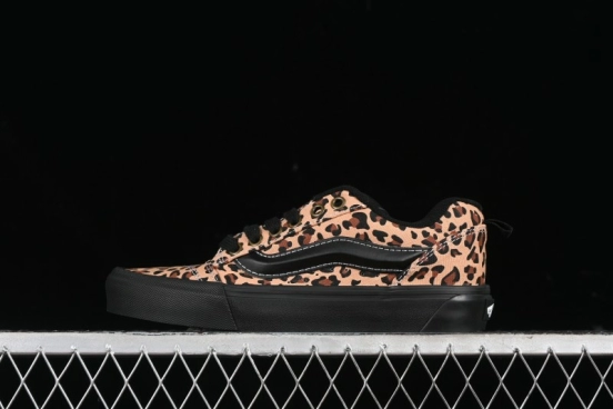 Vans Classics Knu Skool Retro Sneakers with Enlarged Toe and Thickened Trim - VN000CSQW3ZT188