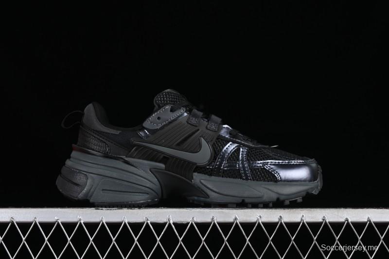 Nike Runtekk V2K Retro Low-Top Running Shoes with Cushlon Midsole and Anti-Slip Design - FD0736-001