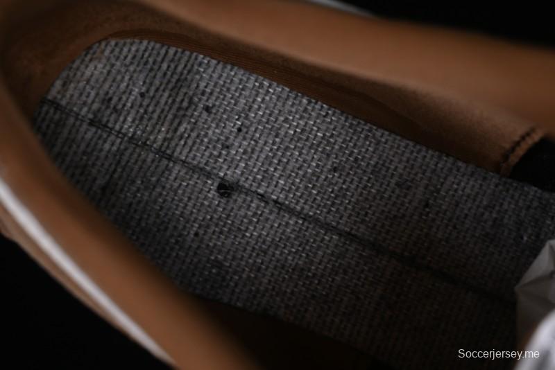 Puma Classic Brown Suede Sneaker - Timeless Style & Comfort