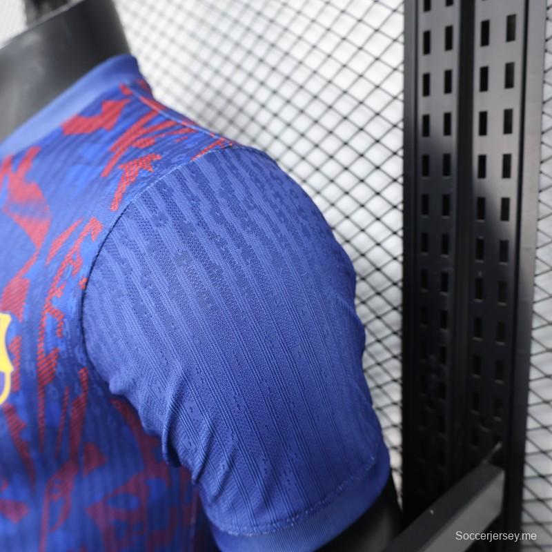 إصدار اللاعب 25/26 قميص برشلونة أزرق بنقشة حمراء اللون أزرق بنقشة حمراء