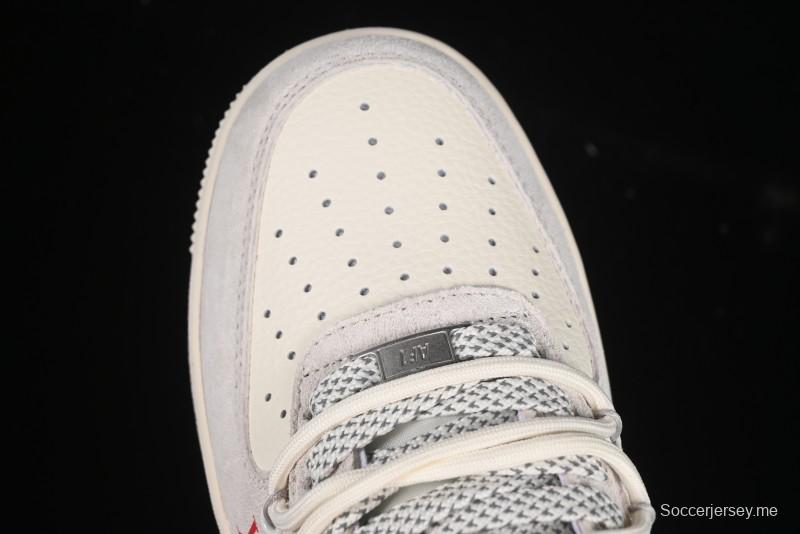 حذاء نايك اير فورس 1 '07 المنخفض من نايك اير فورس 1 '07 LV Collaboration بلونين أحمر بكعب أحمر برباط كاجوال - DM686868-084