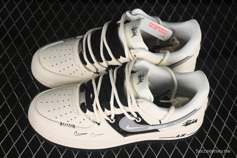 حذاء نايك اير فورس 1 '07 منخفض من نايك ستاسي كولابورشن ستاسي كولاج بأربطة سوداء - DM686868-073