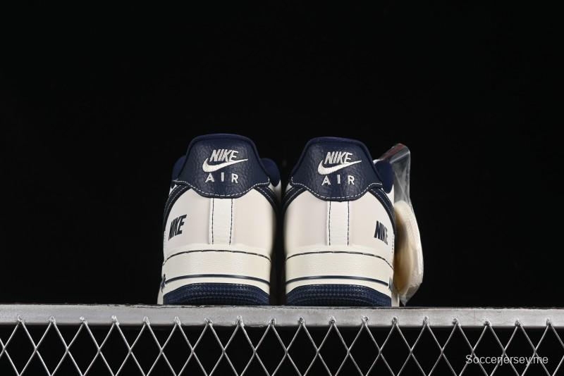 حذاء نايك اير فورس 1'07 المنخفض الكاجوال من نايك باللون الكريمي مع سووش أزرق - SC9207-535