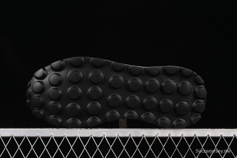 حذاء الجري أديداس ذو النعل السميك المتشابك من أديداس مع جزء علوي مريح ونعل مضاد للانزلاق - 63093901001