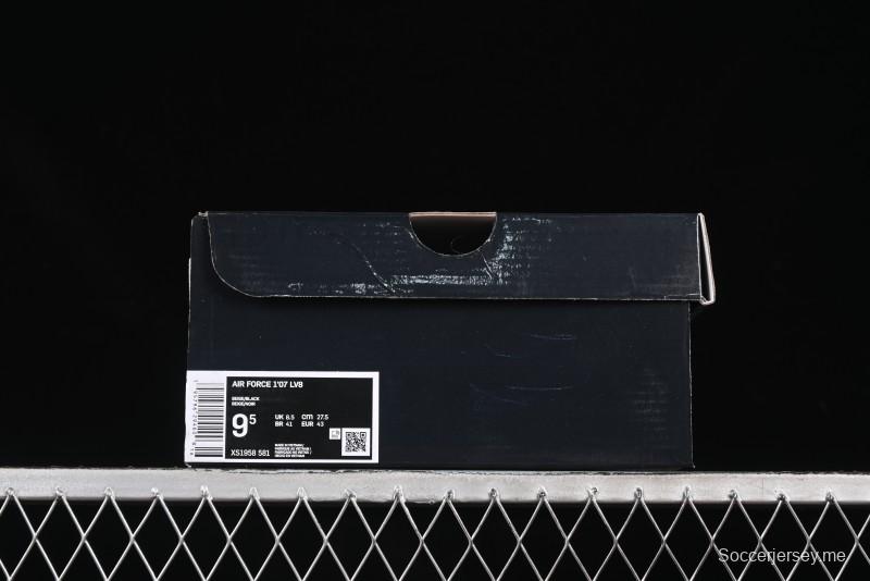 حذاء نايك اير فورس 1 '07 المنخفض من نايك اير فورس 1 '07 منخفض بنمط تعاون ديور أسود أبيض سووش سنيكرز كاجوال - XS1958-581