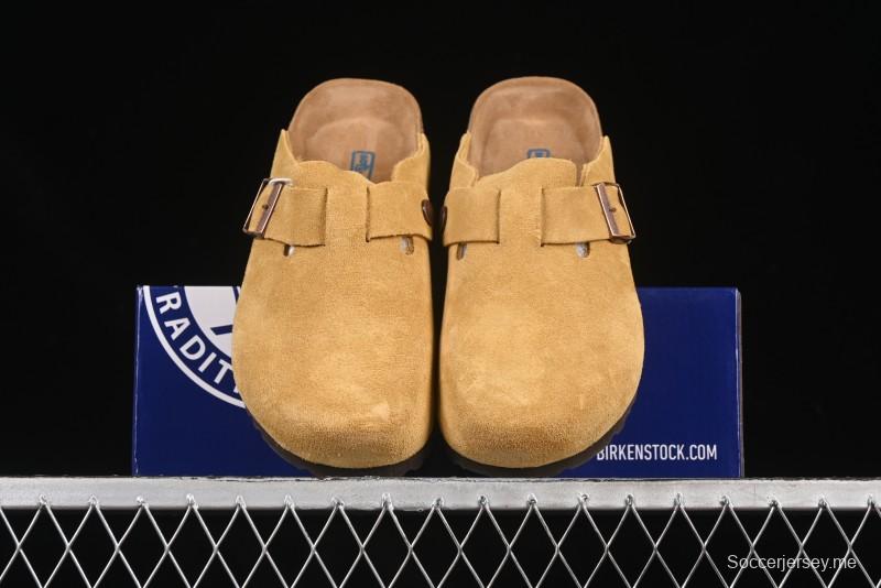 صندل اريزونا ذو وسادة قدم ناعمة من بيركنستوك أريزونا مع جلد الشامواه وبطانة من صوف اللامبسو - G.D4