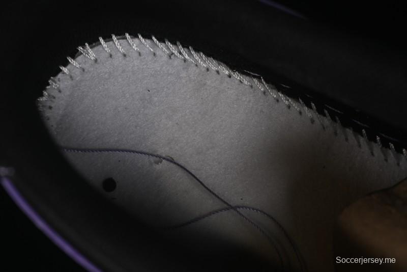 حذاء نايك اير فورس 1'07 المنخفض الكاجوال من نايك باللون الأسود مع سووش أرجواني - HQ2037-001