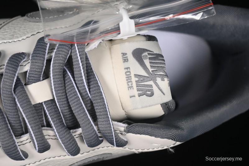 حذاء رياضي نايك اير فورس 1 '07 منخفض كاجوال باللون الرمادي الكريمي مع وسادة هوائية كاملة الطول - SC9207-534