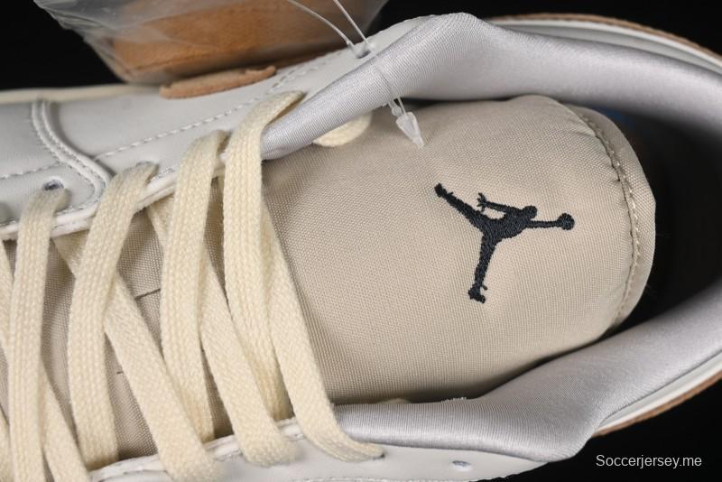 حذاء نايك اير جوردان 1 لاو "دونغدان" الرياضي الكاجوال من نايك اير جوردان 1 "دونغدان" باللون الأبيض بحليب جوز الهند - IB8855-121