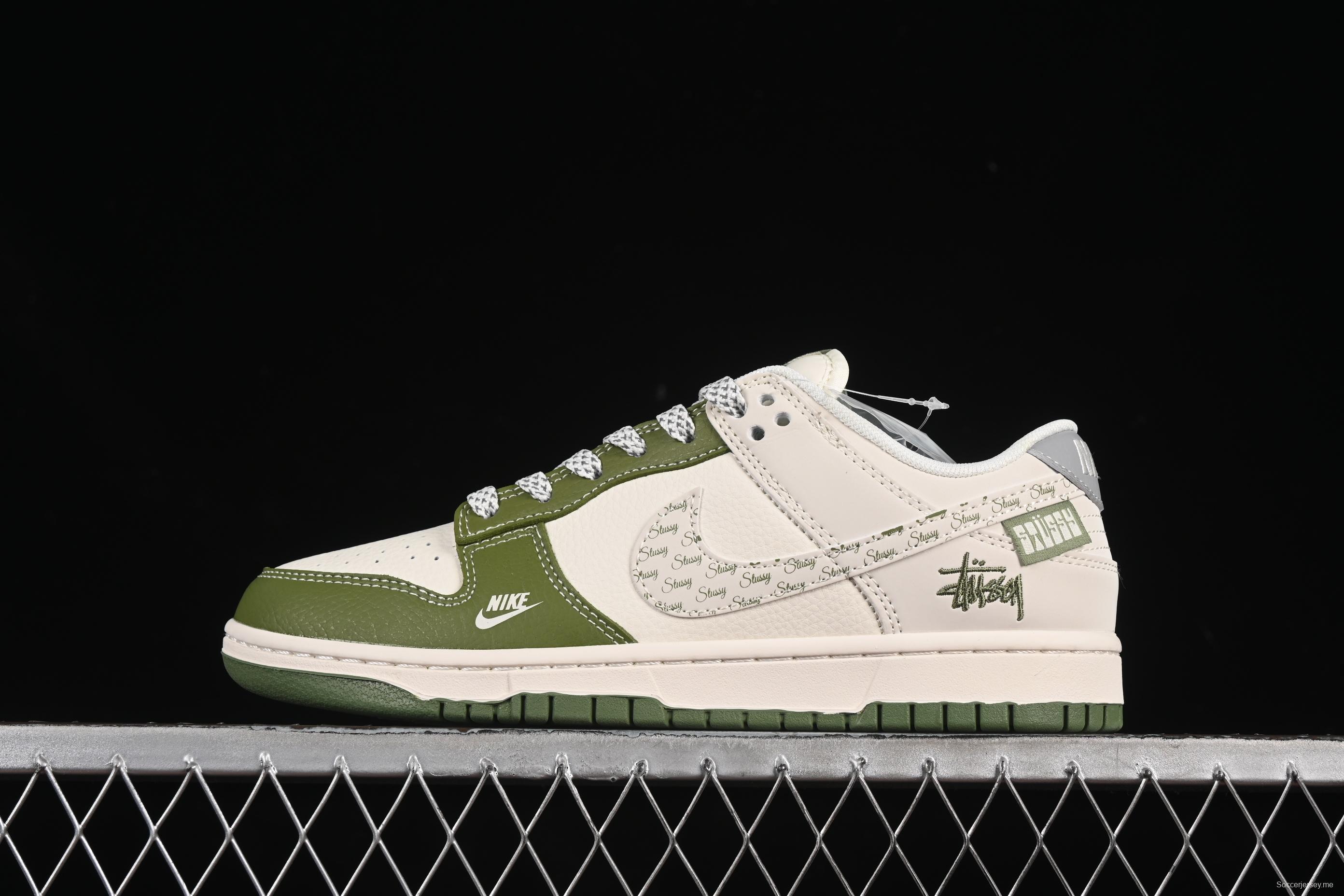 حذاء تزلج نايك SB Dunk Dunk Low Stussy Collaboration Army Green Swoosh Anniversary حذاء تزلج منخفض مخصص للذكرى السنوية - XS6089-592