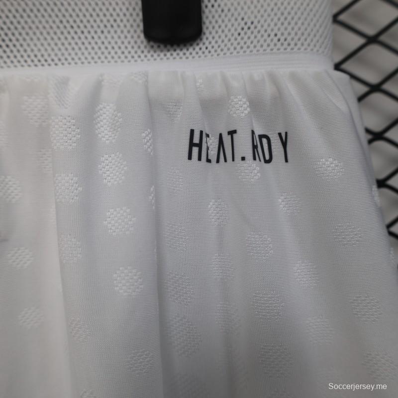 نسخة اللاعب 25/26 شورت مانشستر يونايتد الرئيسي 25/26