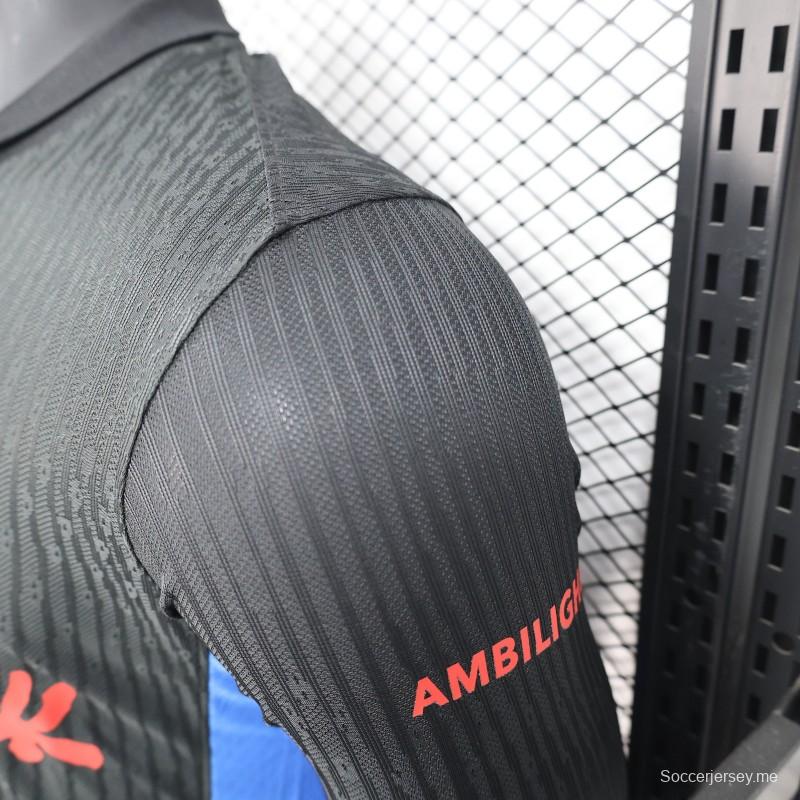 إصدار اللاعب 24/25 برشلونة × ترافيس سكوت قميص برشلونة × ترافيس سكوت خارجي أسود مع راعي أحمر