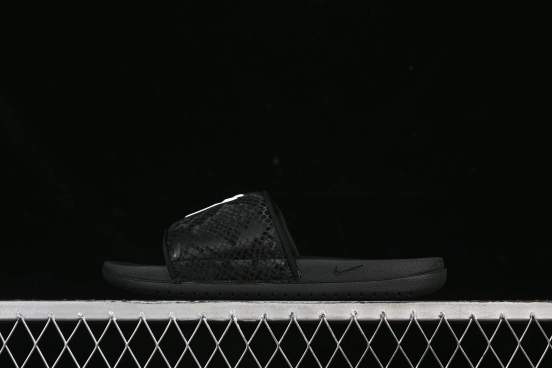 Nike Kobe Offcourt Slide Casual Slides in Pure Black - IF2870-001