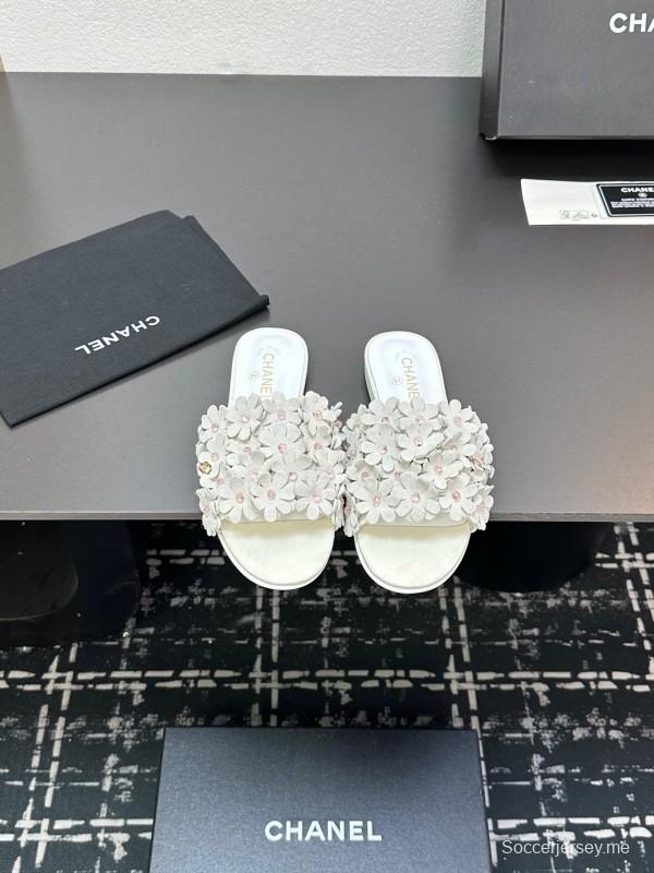 2025 Women Chanel White Leather Slippers