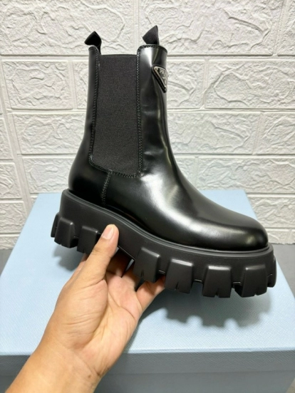 2024 Women Prada Black Leather Chelsea Boots MJ00380