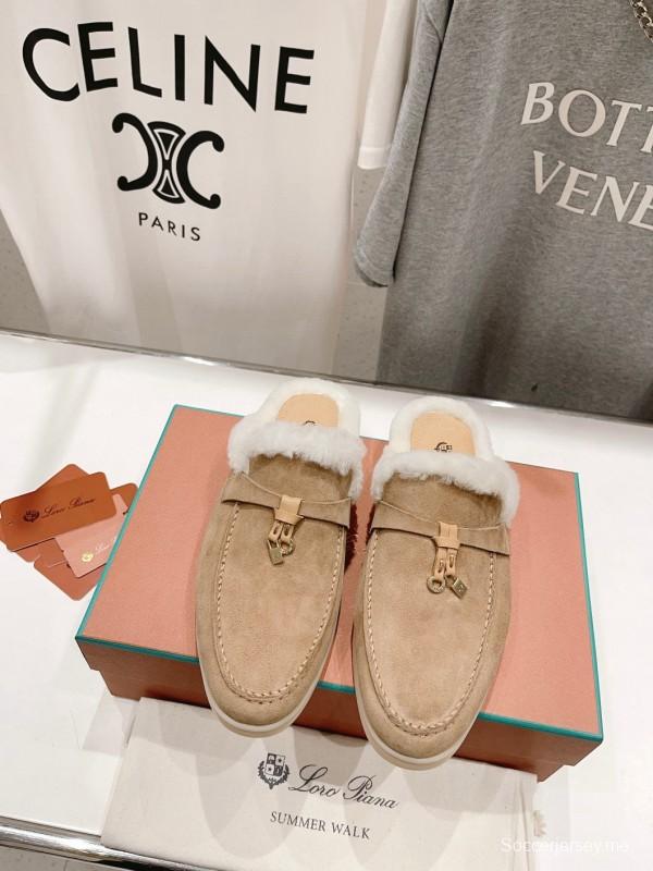 2024 Slippers LP Beige Suede Shearling MJ00310