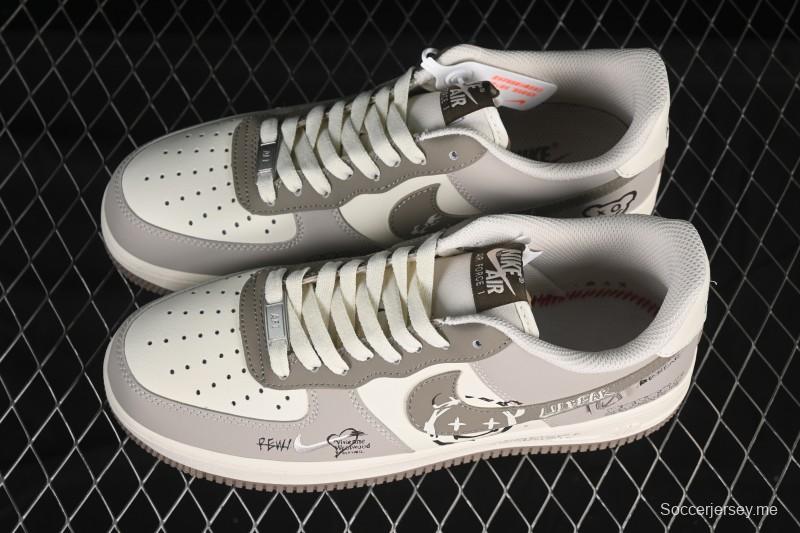 حذاء نايك اير فورس 1'07 منخفض مبتسم للدب الكاجوال - DB3301-881