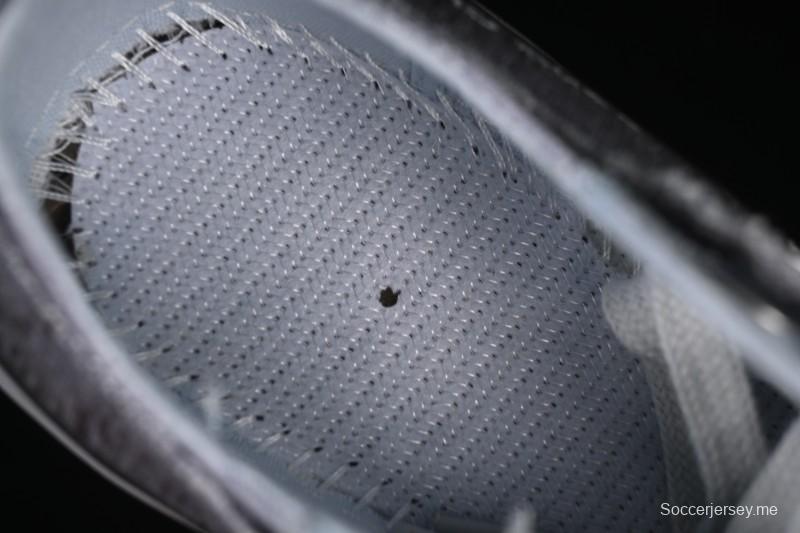 كونفرس تشاك 70 لو من كونفرس حذاء رياضي من قماش الكانفاس مفكك من تصميم فنغ تشين وانغ - A15742C