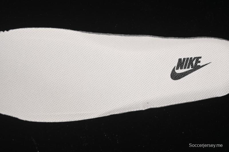 حذاء نايك اير فورس 1 '07 منخفض من نايك اير فورس 1 '07 LV Collaboration باللون الأسود والذهبي - JJ2508-703