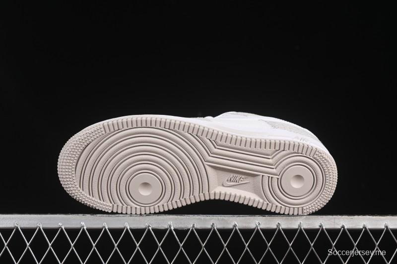 حذاء نايك اير فورس 1'07 المنخفض من نايك اير فورس 1'07 دنيم صغير سووش كاجوال - ZH0316-092