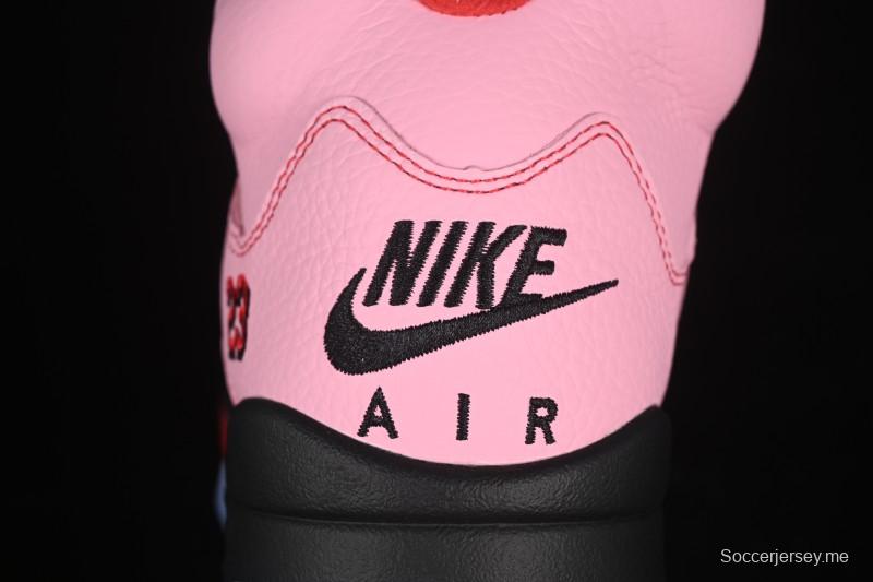 حذاء اويك نيويورك اير جوردان 5 ريترو الرياضي من اويك نيويورك مع اللون الوردي القطبي وشعار اويك نيويورك الشبكي - DV4982-600