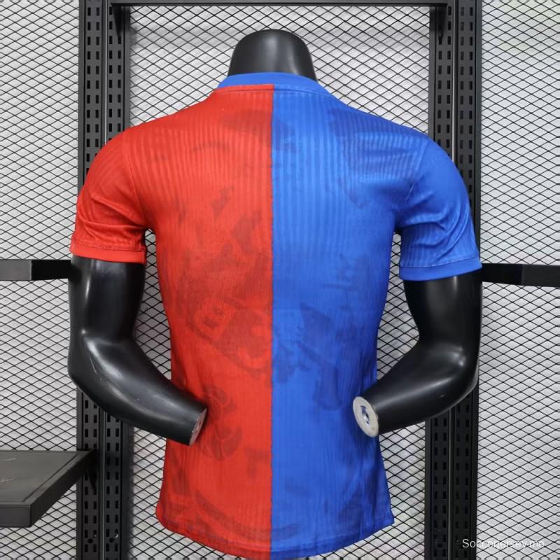إصدار اللاعب 25/26 برشلونة ترافيس سكوت أزرق بنصف قميص نصف مقسوم أحمر