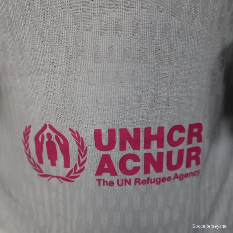 إصدار اللاعب 25/26 قميص نادي برشلونة أبيض وردي بنمط مخطط قطري