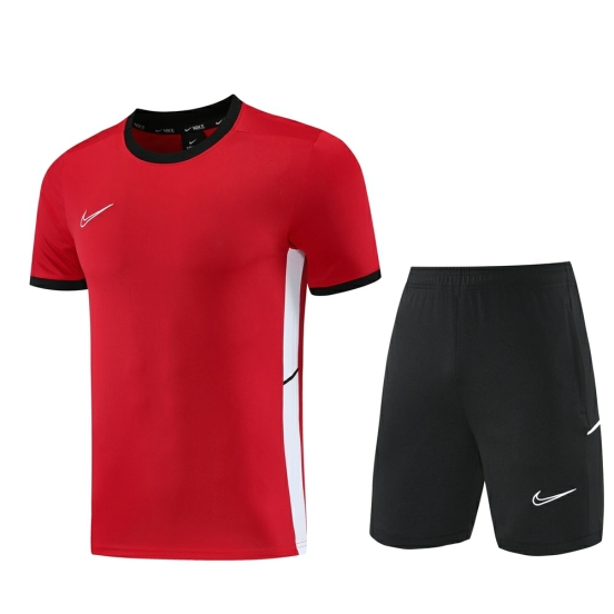 2025 قميص قصير الأكمام أحمر من NIKE 2025 + شورت قصير الأكمام