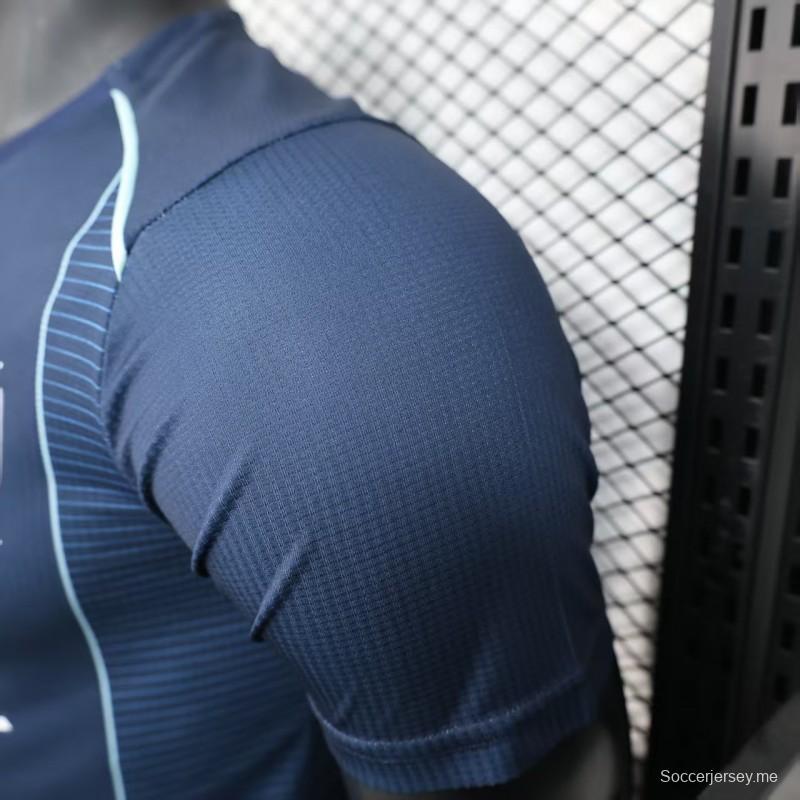 إصدار اللاعب 25/26 قميص باتشوكا خارج ملعبه